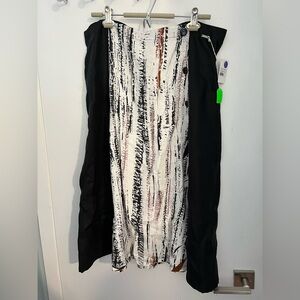 Linen Black and White A-Line Skirt. Malako. NWT. Waist 38”.